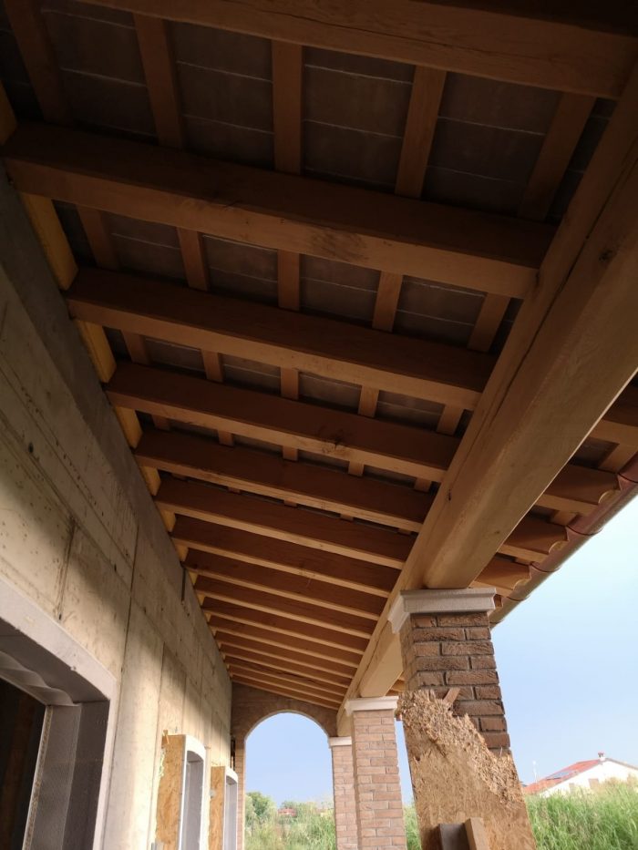 Grosso-Legnoarchitetture-tetto-solaio-in-legno-rovere